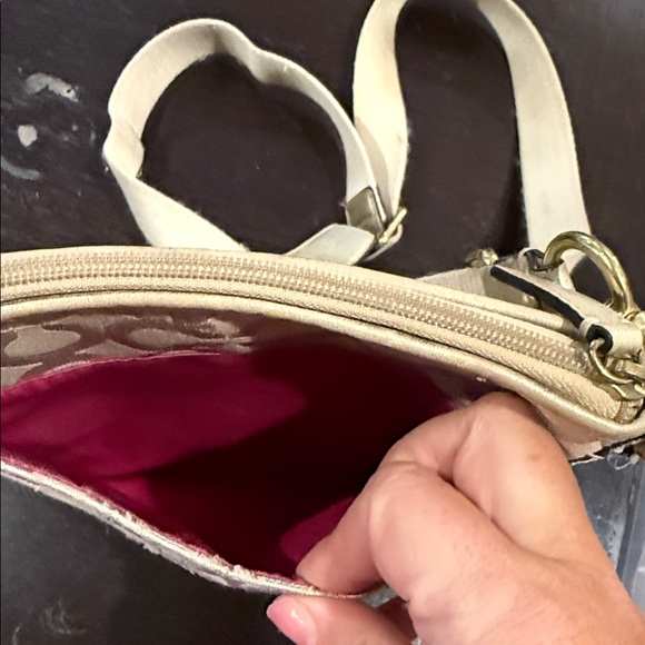 Coach Tan and Gold Crossbody Bag Optic C designer purse handbag pink vintage - Picture 5 of 10
